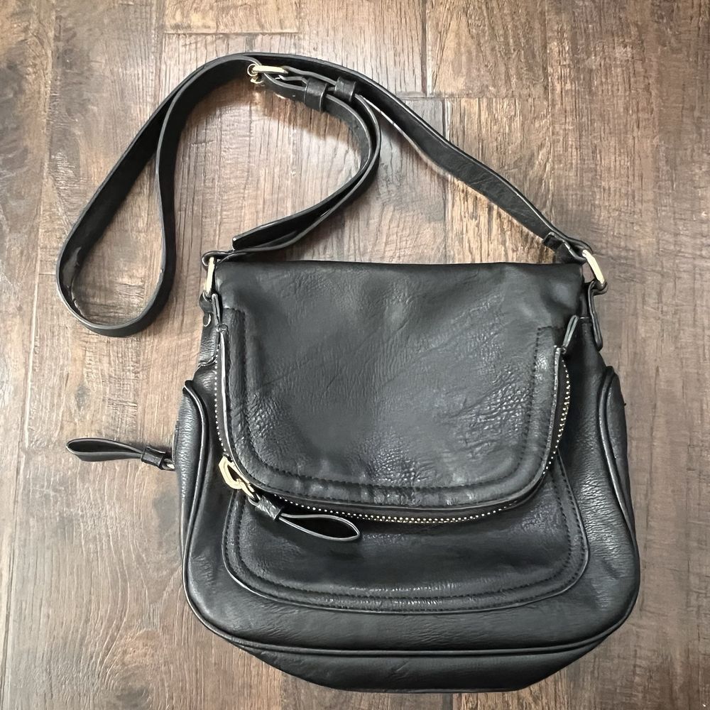 Madison West Purse Bag Black Faux Leather Shoulder Strap Zippers Gold Y2K‎ Style